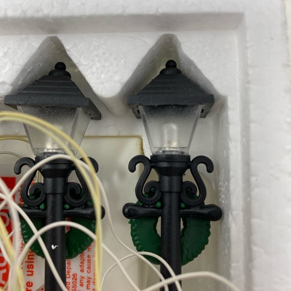 NWT Vintage Dept. 56 Set of 4 Village Turn of the Century Lampposts - Picture 10 of 11